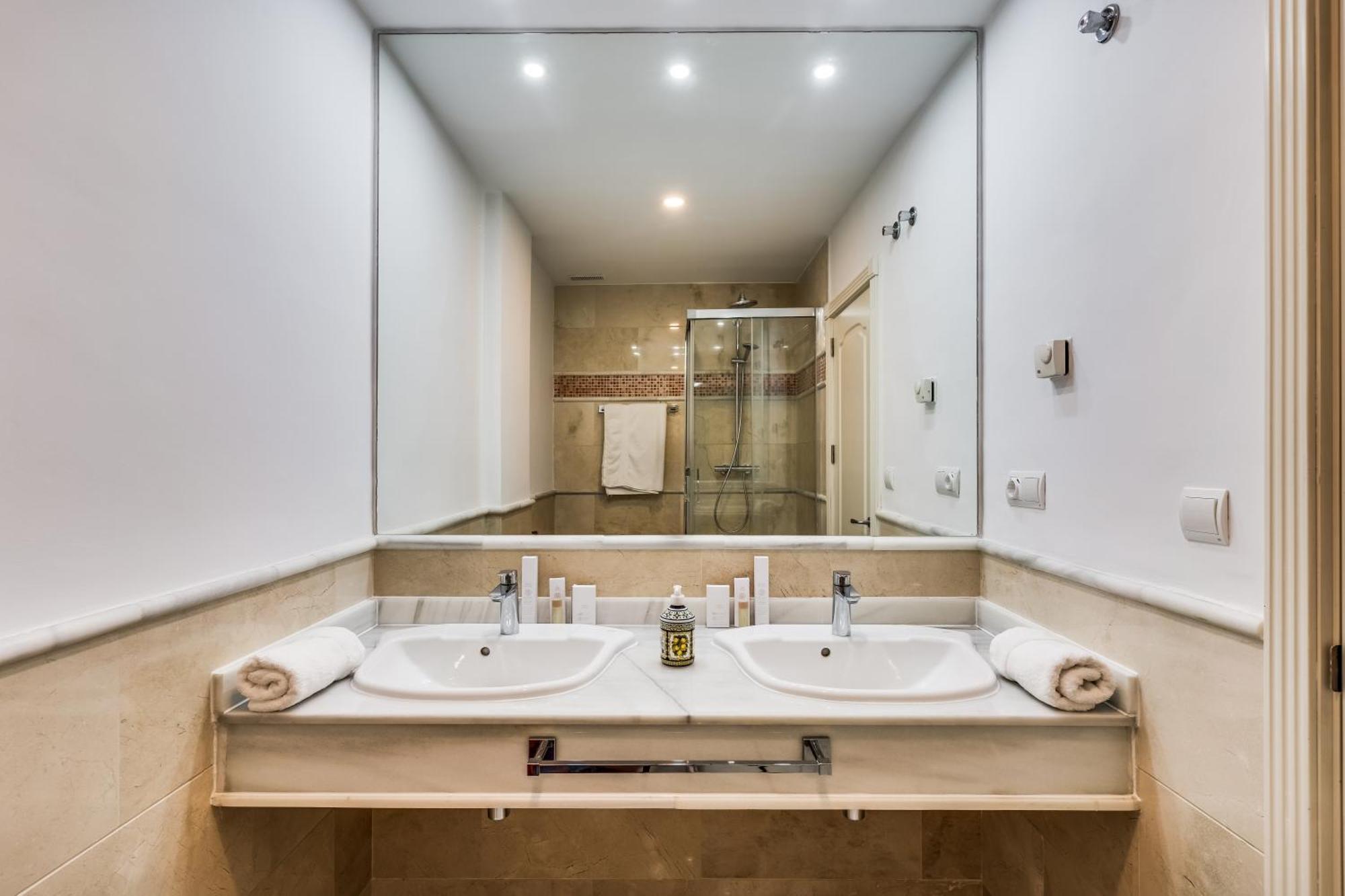 Molo Residences Boutique Apartments & Spa 마르베야 외부 사진