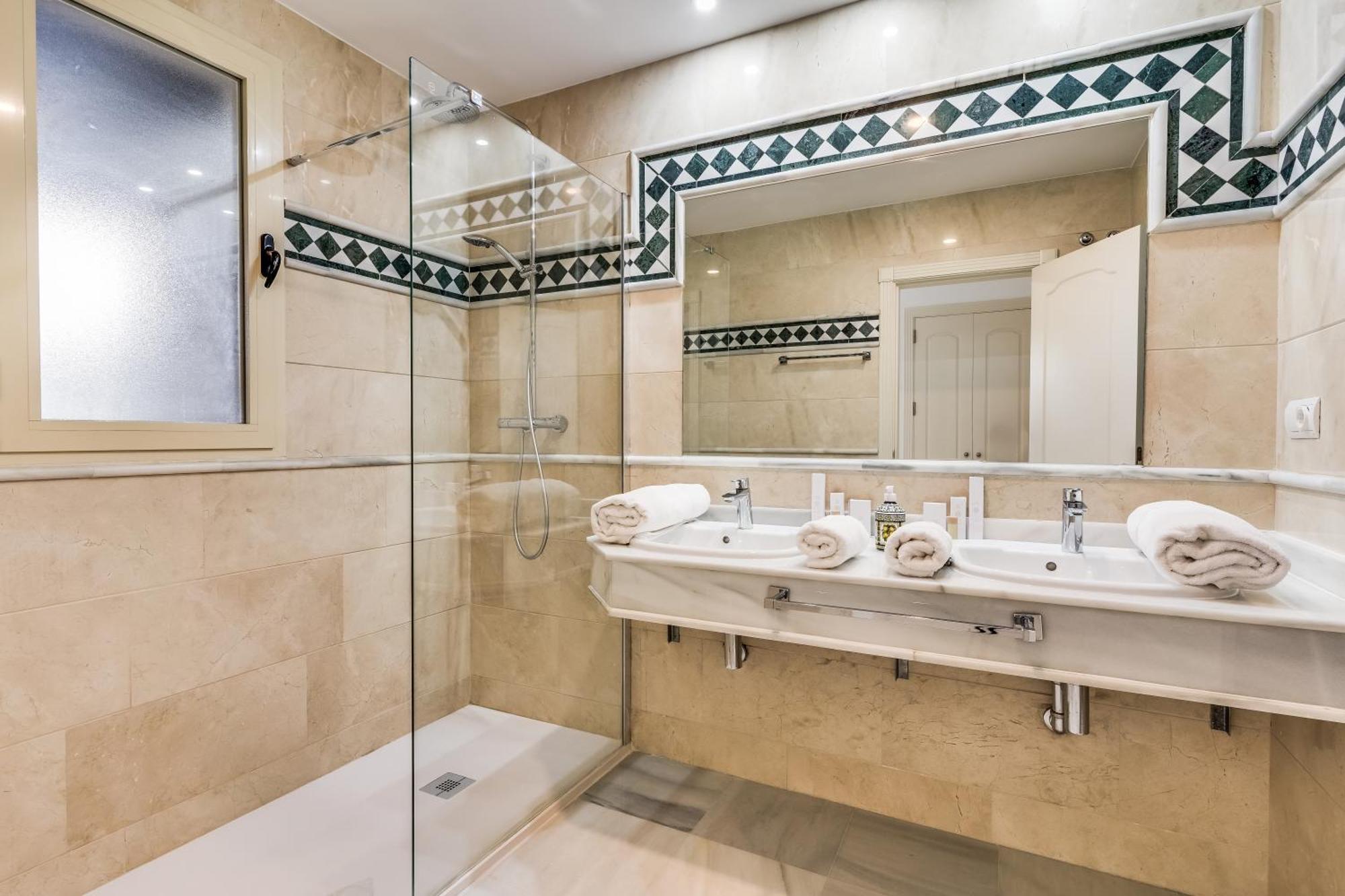 Molo Residences Boutique Apartments & Spa 마르베야 외부 사진