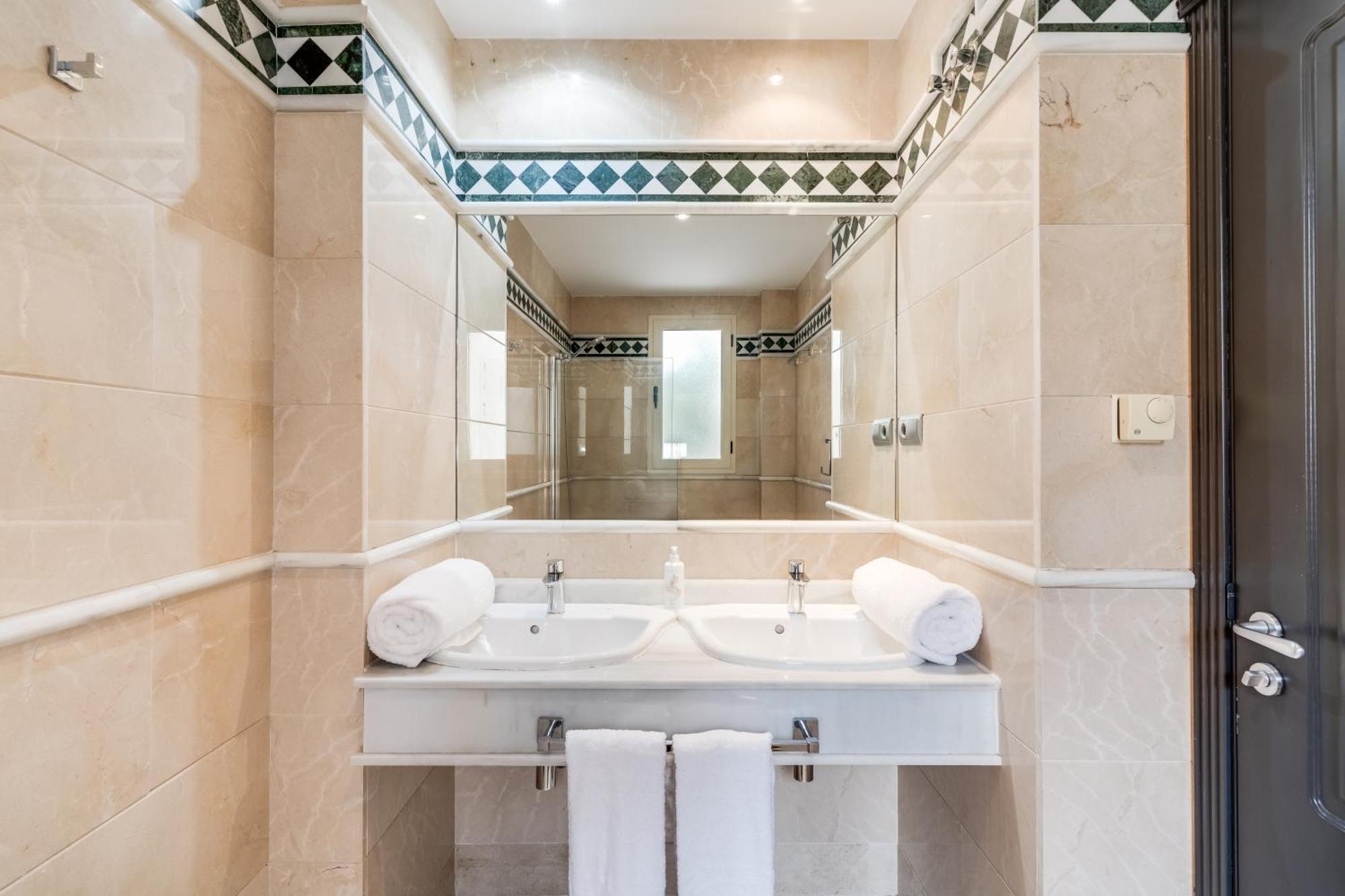 Molo Residences Boutique Apartments & Spa 마르베야 외부 사진